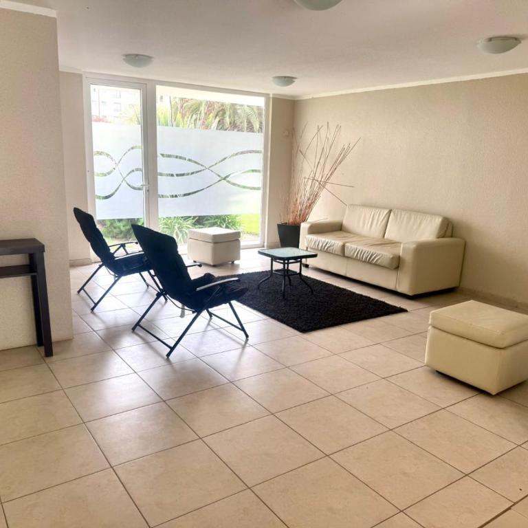 Comodo departamento a pasos de la playa - Two-Bedroom Apartment - 14