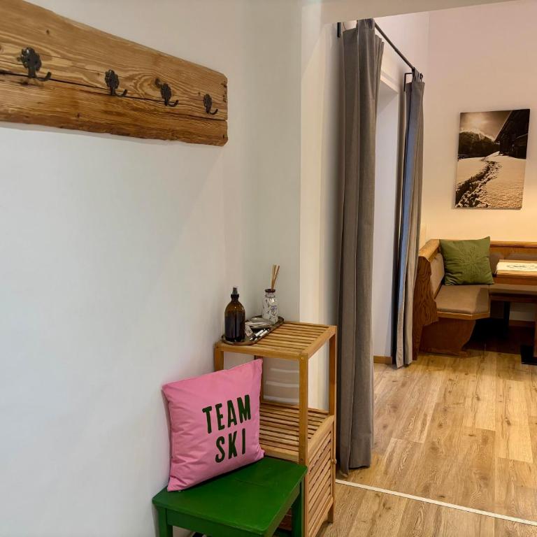 Landhaus Barbara - Two-Bedroom Apartment with Shower - 23