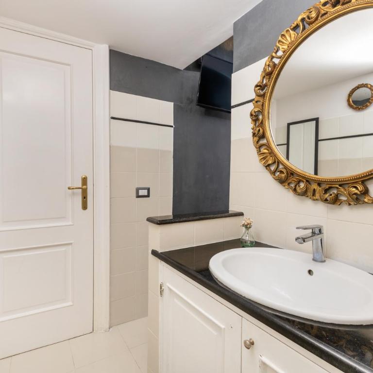 Spanish Steps Art Gallery- Roma - Camera Doppia con Letti Singoli con Bagno Privato - 10
