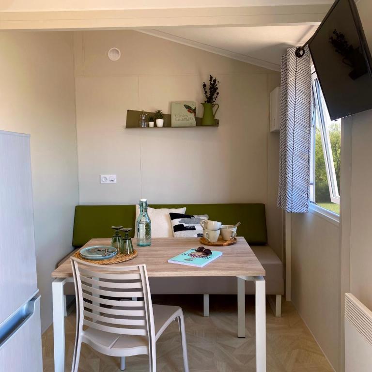 Camping Le Solitaire du Lac - Mobile Home - 2
