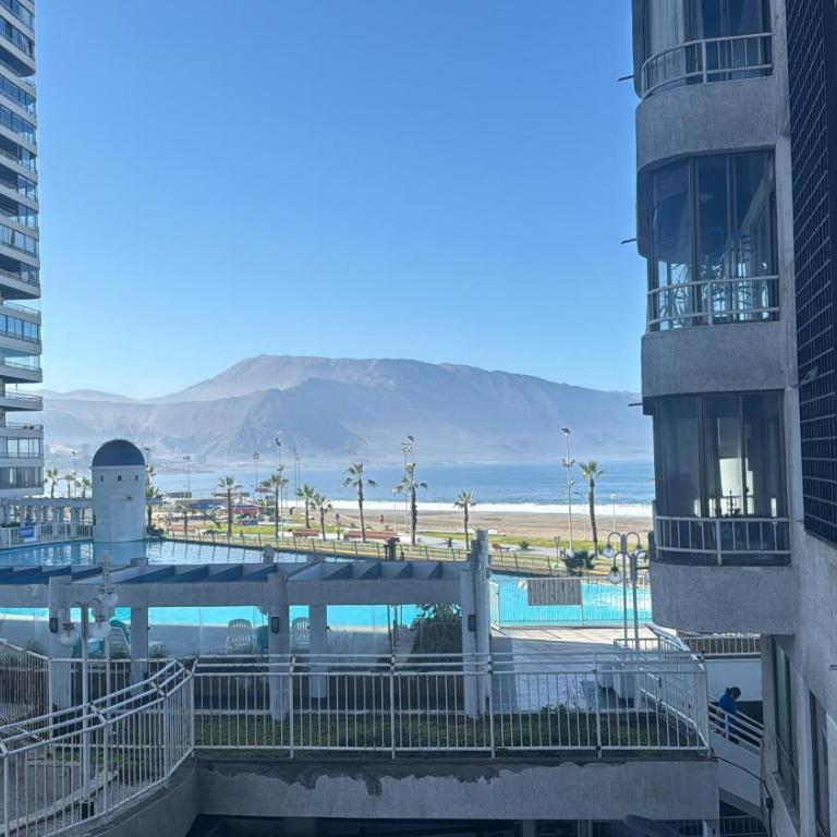 Departamento con Vista al Mar - Three-Bedroom Apartment with Balcony - 1