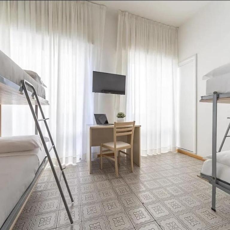 Hotel Annalisa - Quadruple Room with Bunk Beds - 1