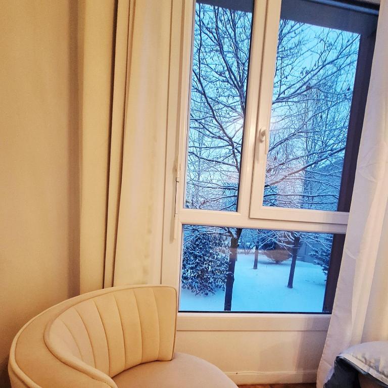 Studio ALPHA - non-smoking studio - 3min by train to Disney OR 30min walk - 5min walk to "Val d'Europe" train station - Apartamento de 1 dormitorio - 15