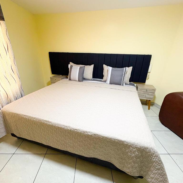 Hostal Mayra Breña - Deluxe Suite - 2