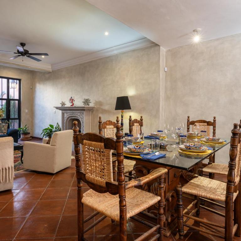 3BR Guadalupe Home, Near Centro with Private Rooftop - Three-Bedroom House - 26