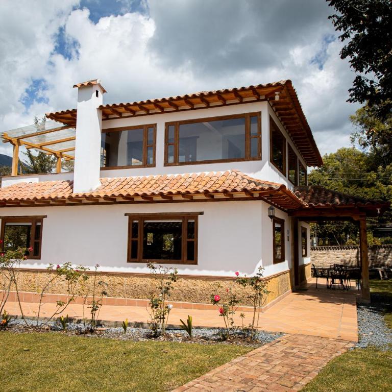 Casa de campo inmersa en belleza natural-Estancia Nirvana - Vacation Home - 1