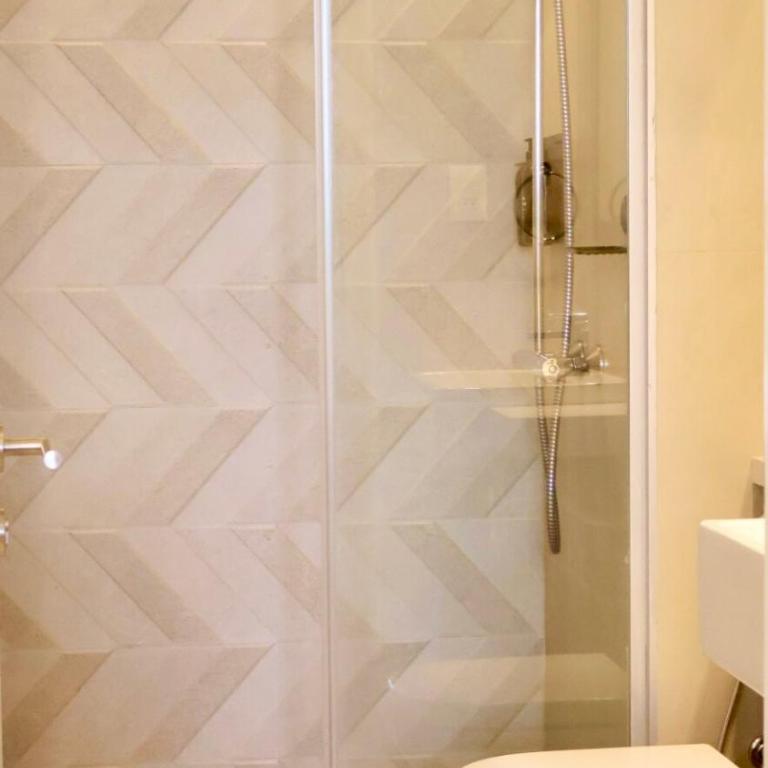 Lujoso Departamento con Garage - One-Bedroom Apartment - 6