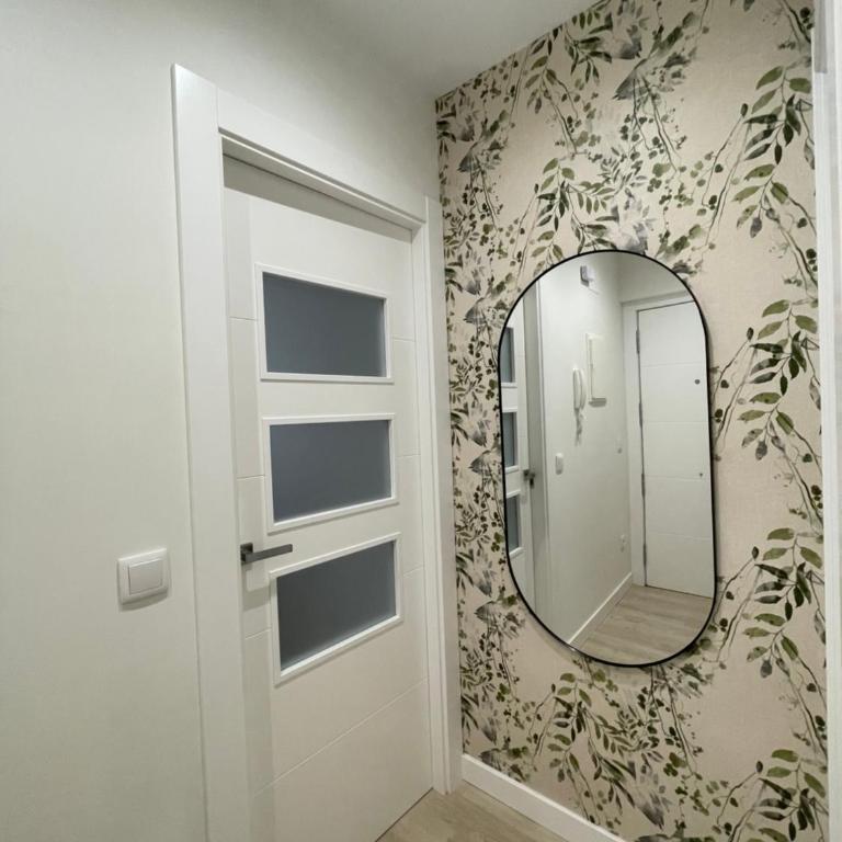 Hogar de 3 dormitorios acogedores - Three-Bedroom Apartment - 40