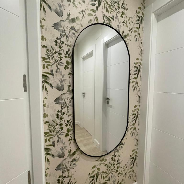 Hogar de 3 dormitorios acogedores - Three-Bedroom Apartment - 46