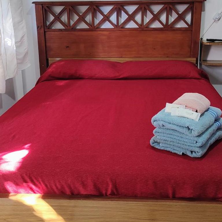 Hostel Megaró - Habitación Doble con baño privado - 1 o 2 camas - 6