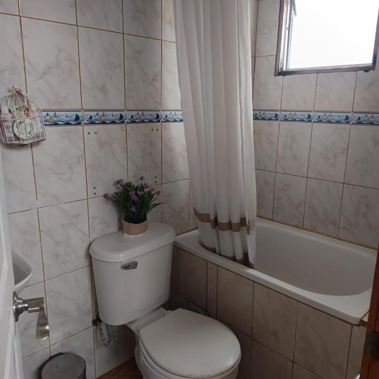 Cabaña con Piscina y Quincho en Laguna Verde - Four-Bedroom House - 15