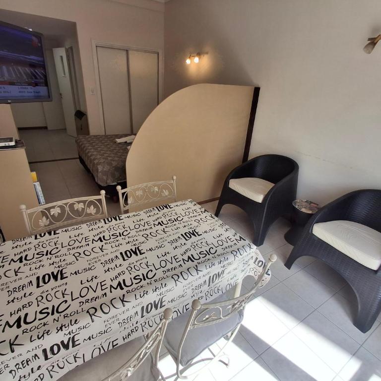 MARyMAR DEPARTAMENTO para 2 personas a 2 cuadras del mar en La Perla, MAR DEL PLATA - Apartamento - 2