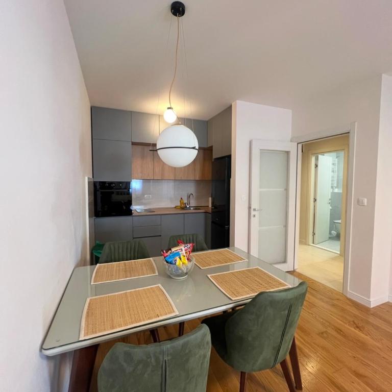 White Homes 1BR - Central Point - One-Bedroom Superior Apartment - 6