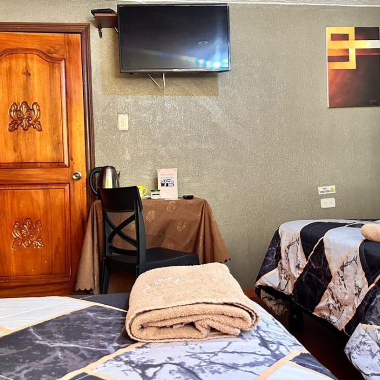 Hostal La Estación Quito - Habitación Doble Estándar - 2 camas - 10