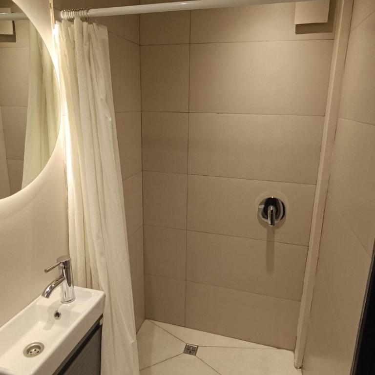 "Complejo Casa Roca mdq" Monoambiente en la mejor zona de Mar del Plata - One-Bedroom Apartment - 3