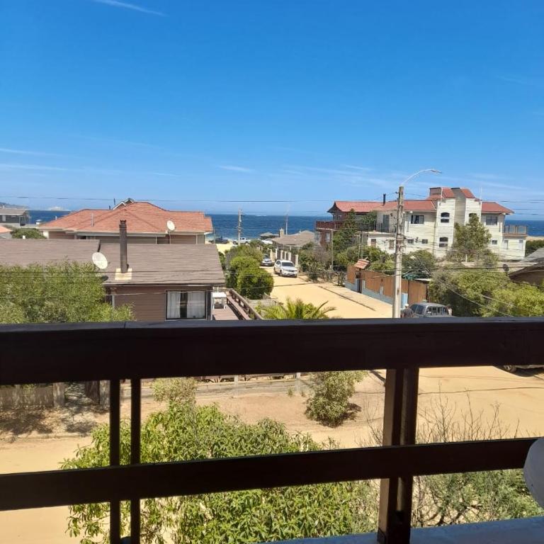 Casa playera - Four-Bedroom House - 17