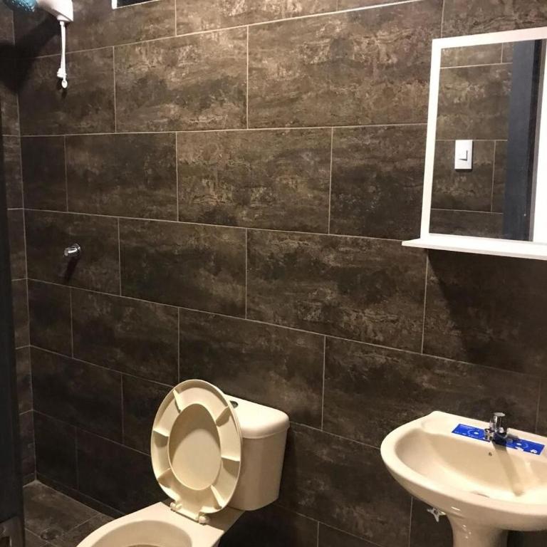 Confortable casa independiente - Three-Bedroom House - 11