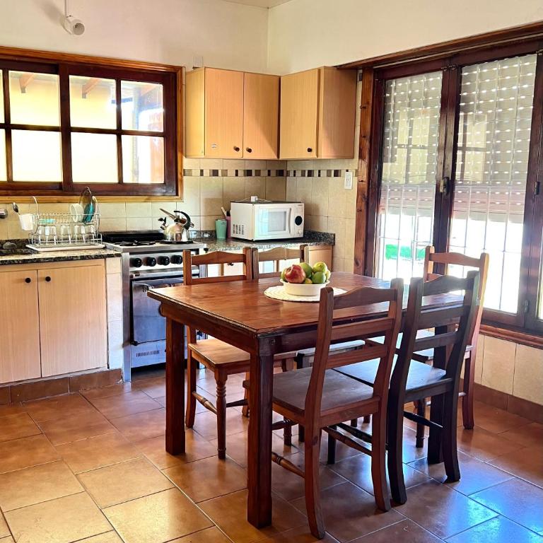 Hermosa casa a 300 metros del mar con cochera Se requiere reserva - Two-Bedroom House - 5