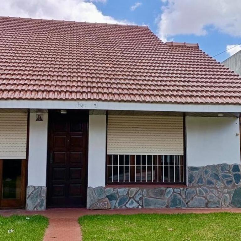 Hermosa casa a 300 metros del mar con cochera Se requiere reserva - Two-Bedroom House - 12