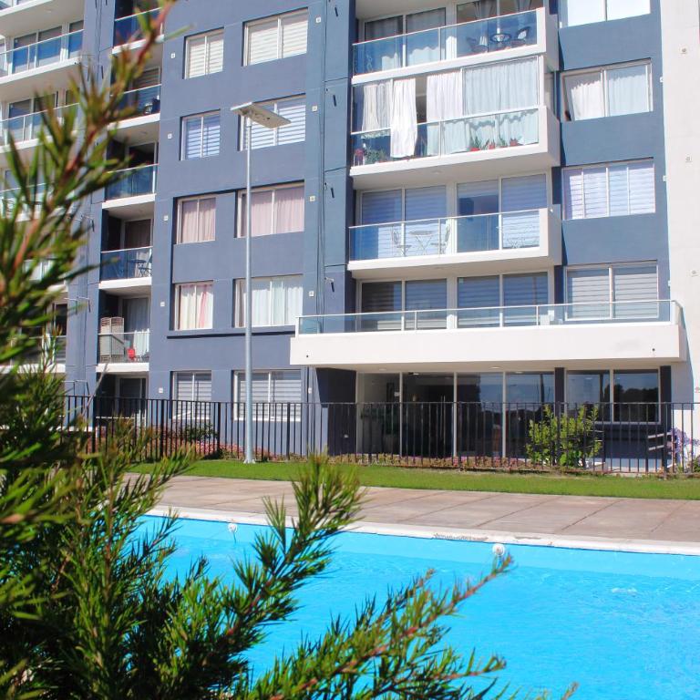 Departamento 8vo piso con piscina con orientación oriente cercano a playa El Faro - Two-Bedroom Apartment - 15