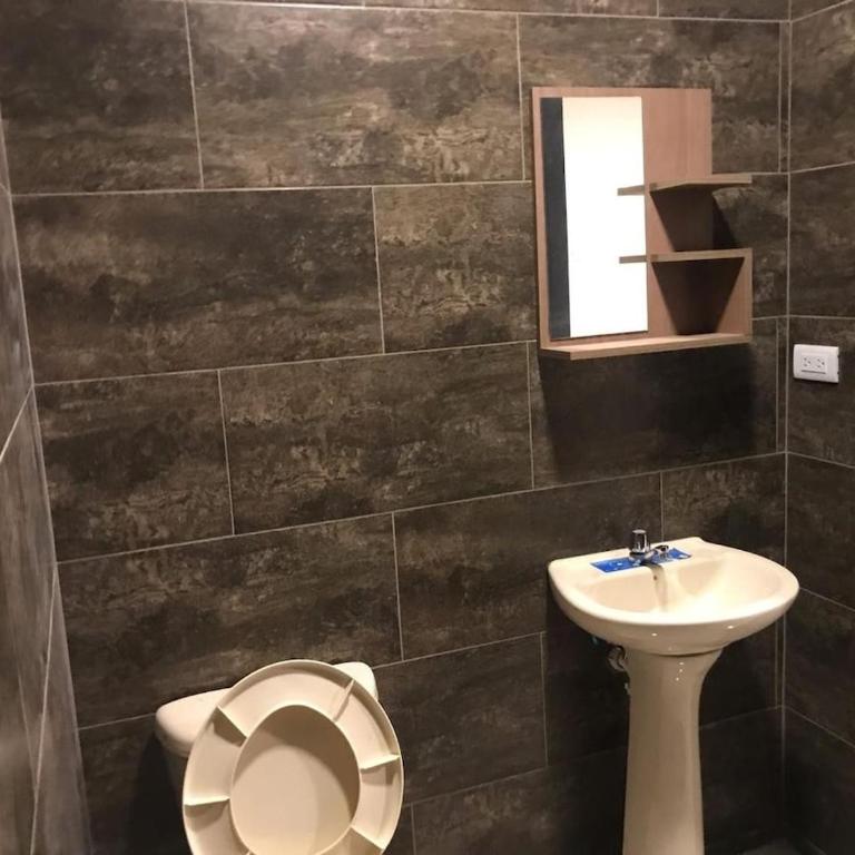 Confortable casa independiente - Three-Bedroom House - 13