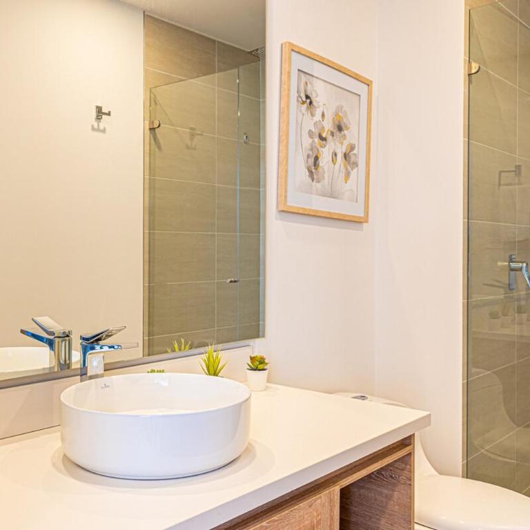 Exclusive 2BR en Morros Eos with Pool & Parking - Two-Bedroom Apartment - 19