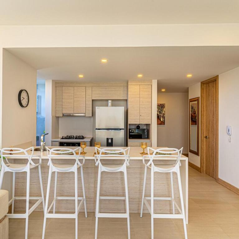 Exclusive 2BR en Morros Eos with Pool & Parking - Two-Bedroom Apartment - 4