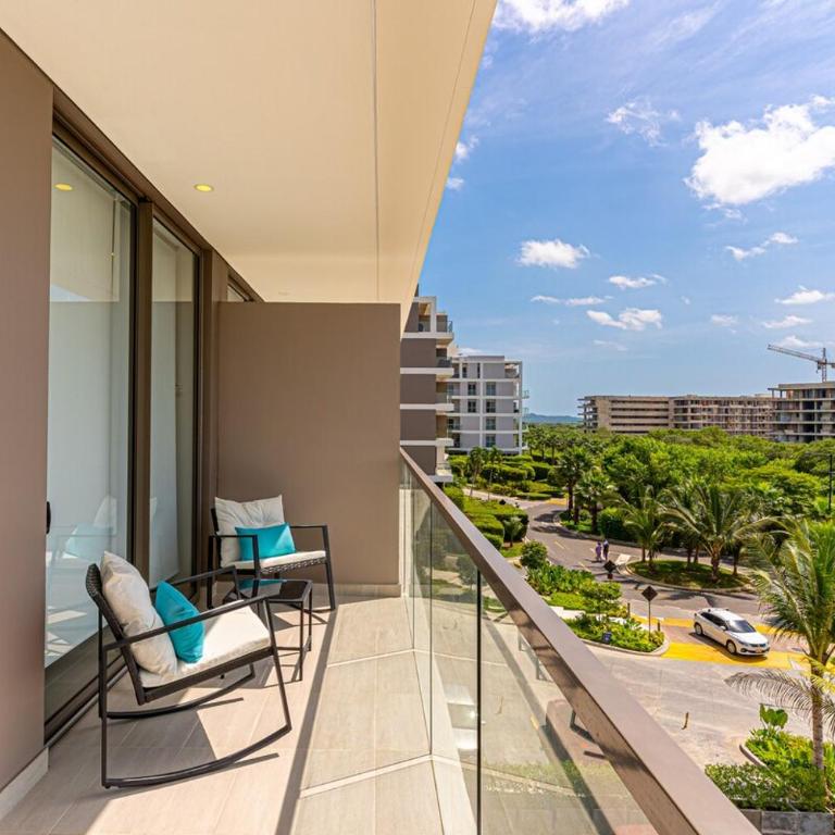 Exclusive 2BR en Morros Eos with Pool & Parking - Two-Bedroom Apartment - 2