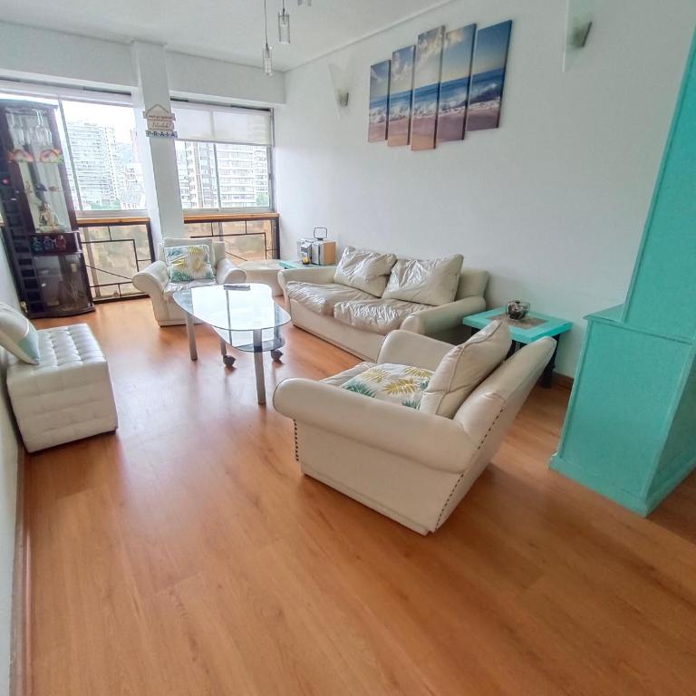 Departamento Poniente a pasos del casino y playas - Three-Bedroom Apartment - 2