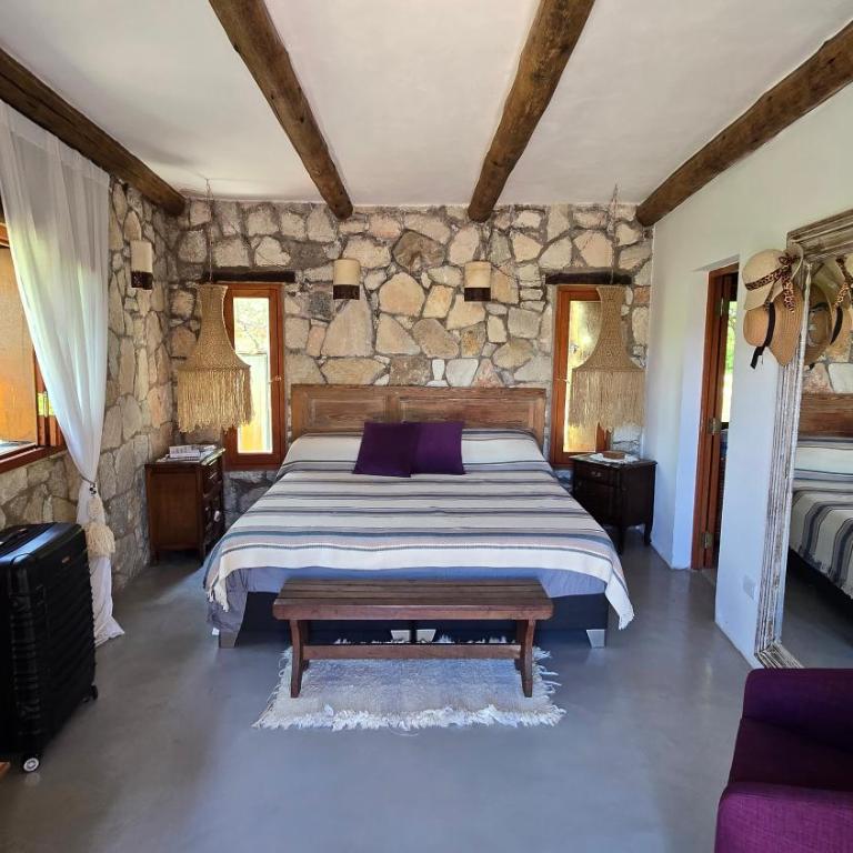 Los Menhires - Casa serrana de alquiler temporario - Apartamento de 1 dormitorio con vistas al río - 1