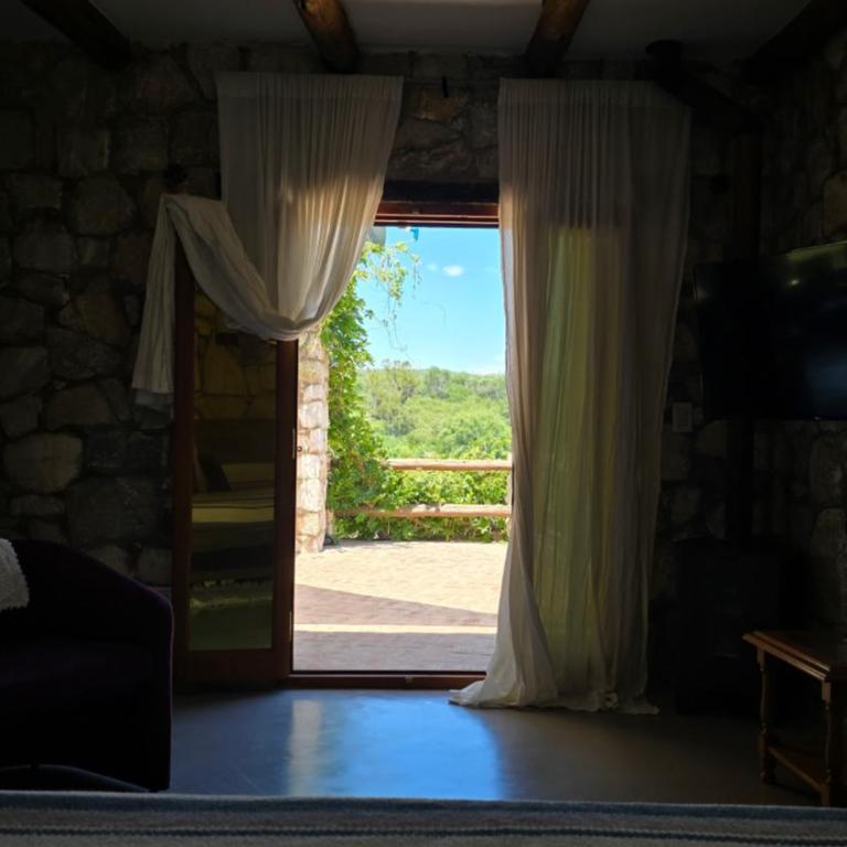 Los Menhires - Casa serrana de alquiler temporario - Apartamento de 1 dormitorio con vistas al río - 7