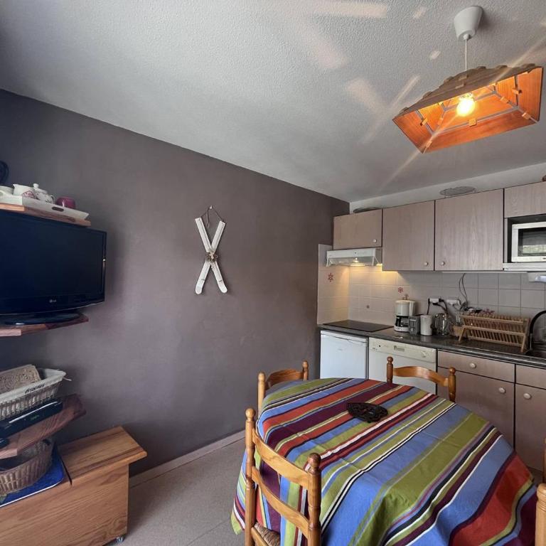 Appartement calme avec parking au centre de Cauterets - FR-1-812-153 - Appartement - 1