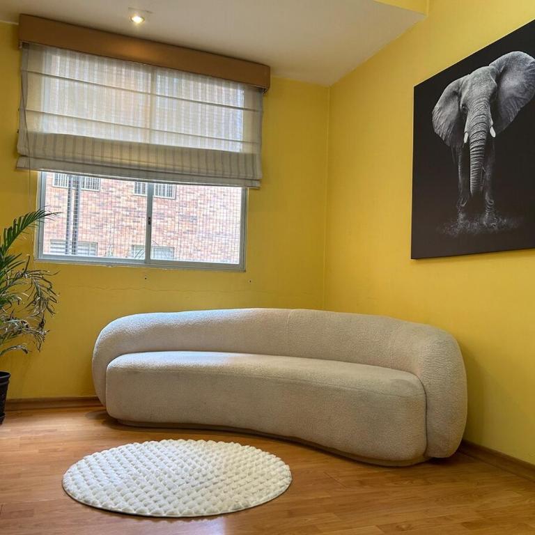 Apartamento excelete ubicación en Quito - Three-Bedroom Apartment - 2