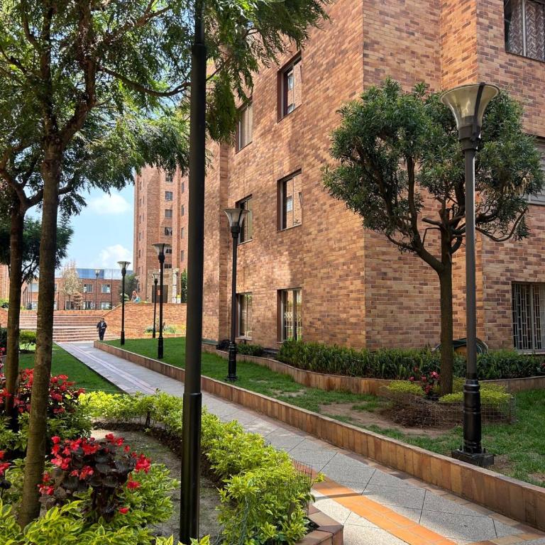 Apartamento excelete ubicación en Quito - Three-Bedroom Apartment - 8