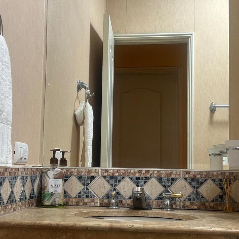 Apartamento excelete ubicación en Quito - Three-Bedroom Apartment - 16