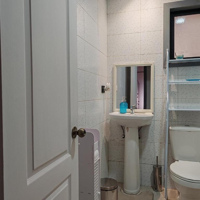 Daily rent - First floor House Room - Three-Bedroom House - 2