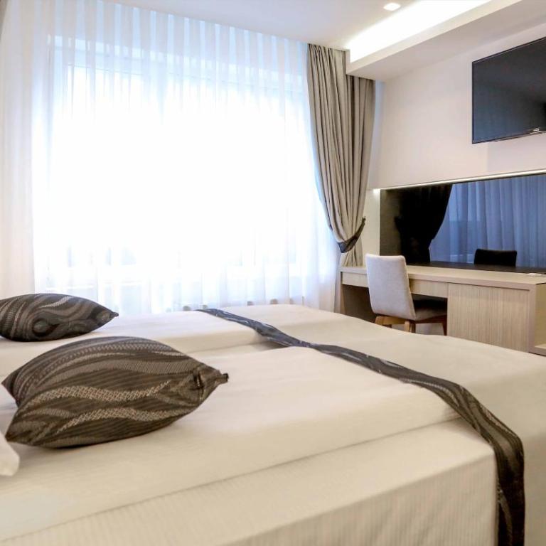 Hotel Grad - Trokrevetna Soba - 8