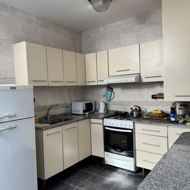 Departamento en el Centro - Three-Bedroom Apartment - 10