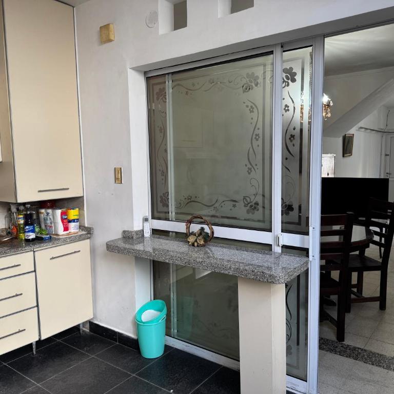 Departamento céntrico - Three-Bedroom Apartment - 3