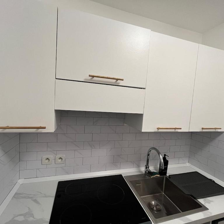 Apartment with private garden, Pool & beach 150 m - Appartement 2 Chambres - 8