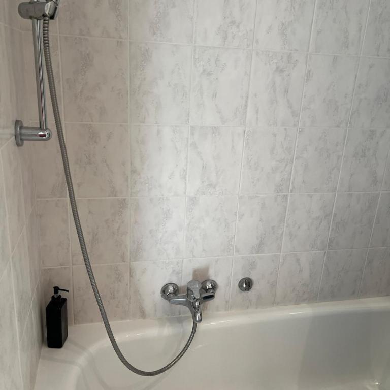 Apartment with private garden, Pool & beach 150 m - Appartement 2 Chambres - 15