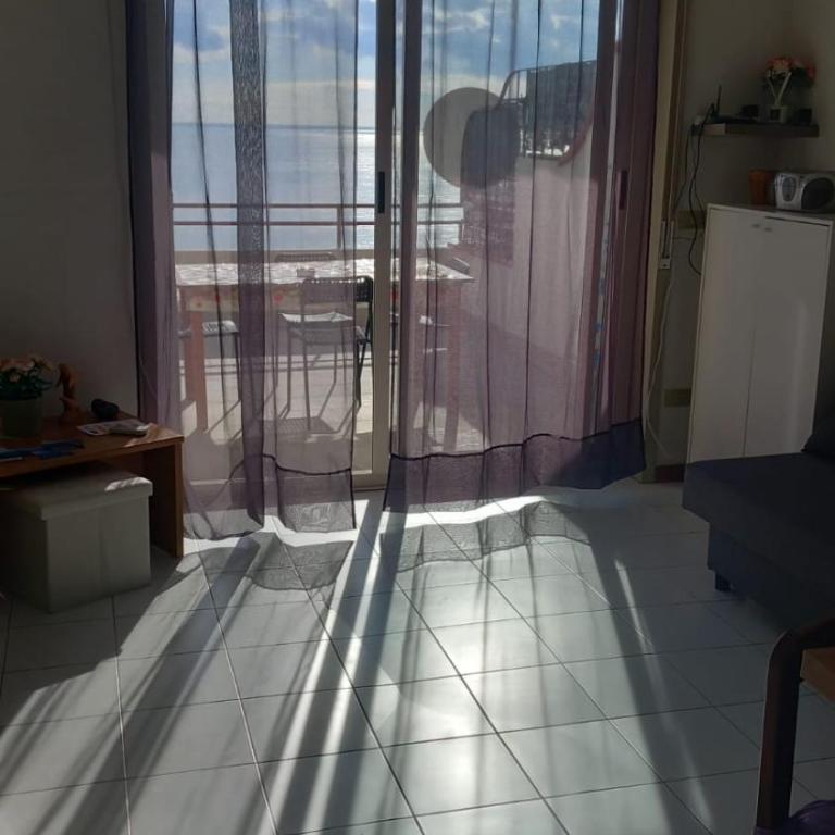 Casa Vista Mare - Appartamento con 1 Camera da Letto, Balcone e Vista Mare - 17