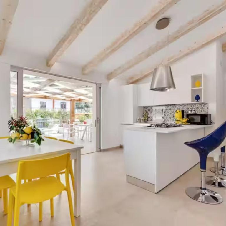 OrangeSun Holiday Home x12 with parking - Casa con 5 Camere da Letto - 2