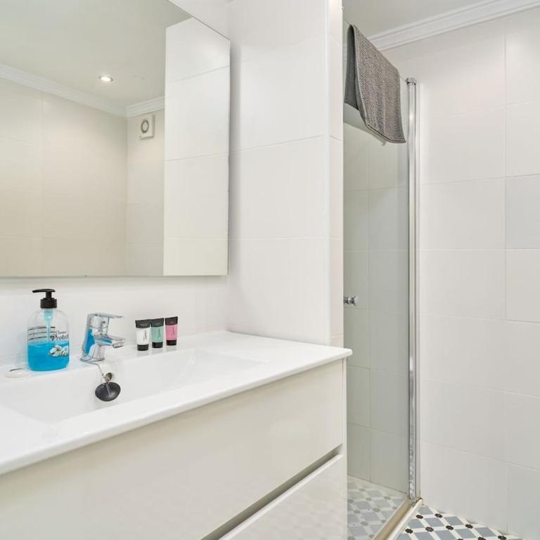 Large One Bed Apt - Apartamento de 1 dormitorio - 25