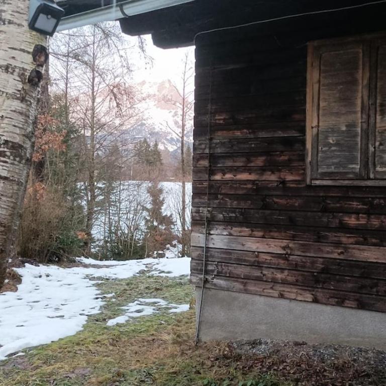 Kleine gemütliche Holzhütte ALLEINLAGE - WLAN bis 5 Personen - Haus mit 2 Schlafzimmern - 8