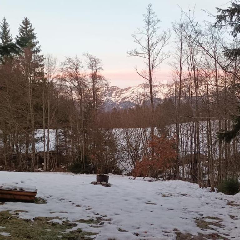 Kleine gemütliche Holzhütte ALLEINLAGE - WLAN bis 5 Personen - Haus mit 2 Schlafzimmern - 4