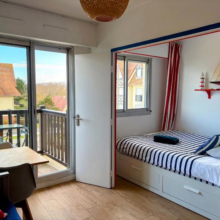 Ambiance marine, bel appartement avec vue mer, balcon, piscine et tennis - One-Bedroom Apartment - 1