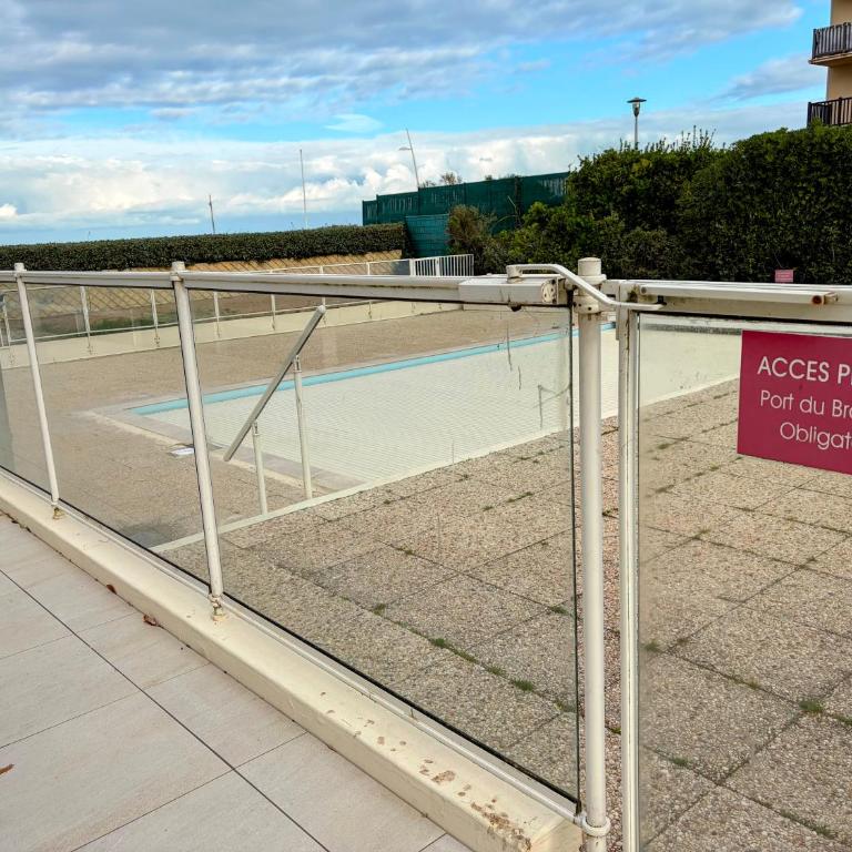 Ambiance marine, bel appartement avec vue mer, balcon, piscine et tennis - One-Bedroom Apartment - 18