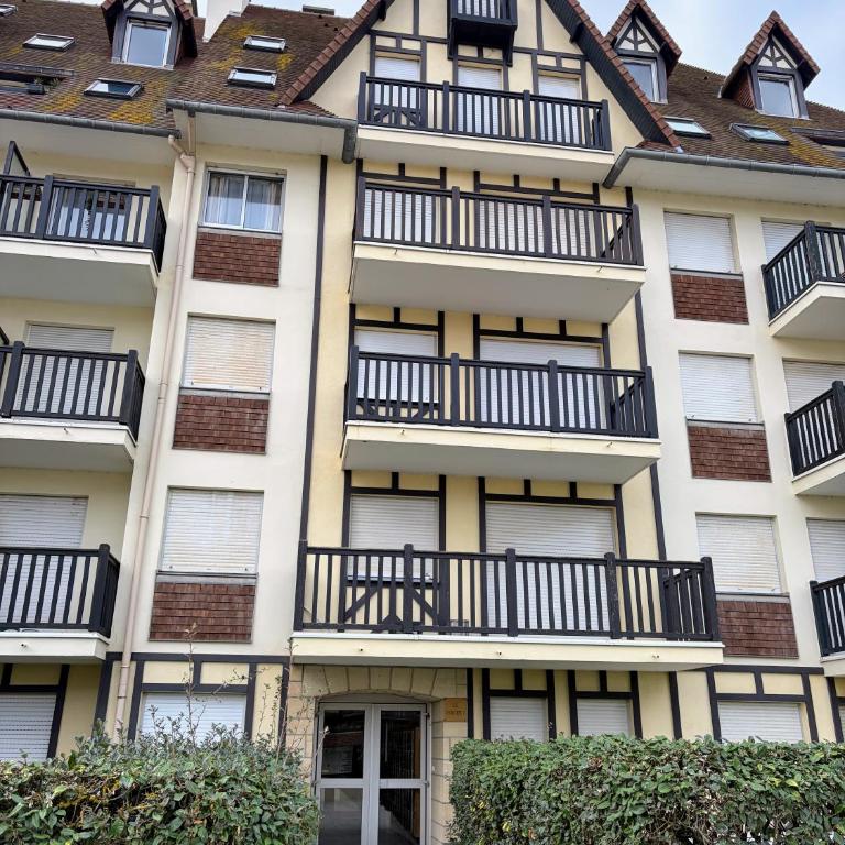 Ambiance marine, bel appartement avec vue mer, balcon, piscine et tennis - One-Bedroom Apartment - 20