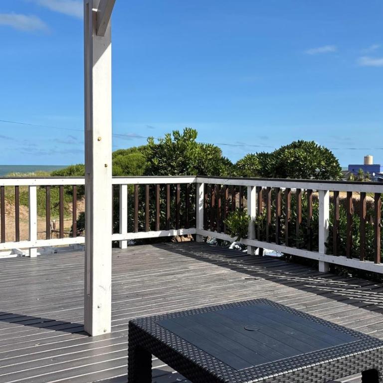 Qatro Frente al mar - Four-Bedroom House - 8